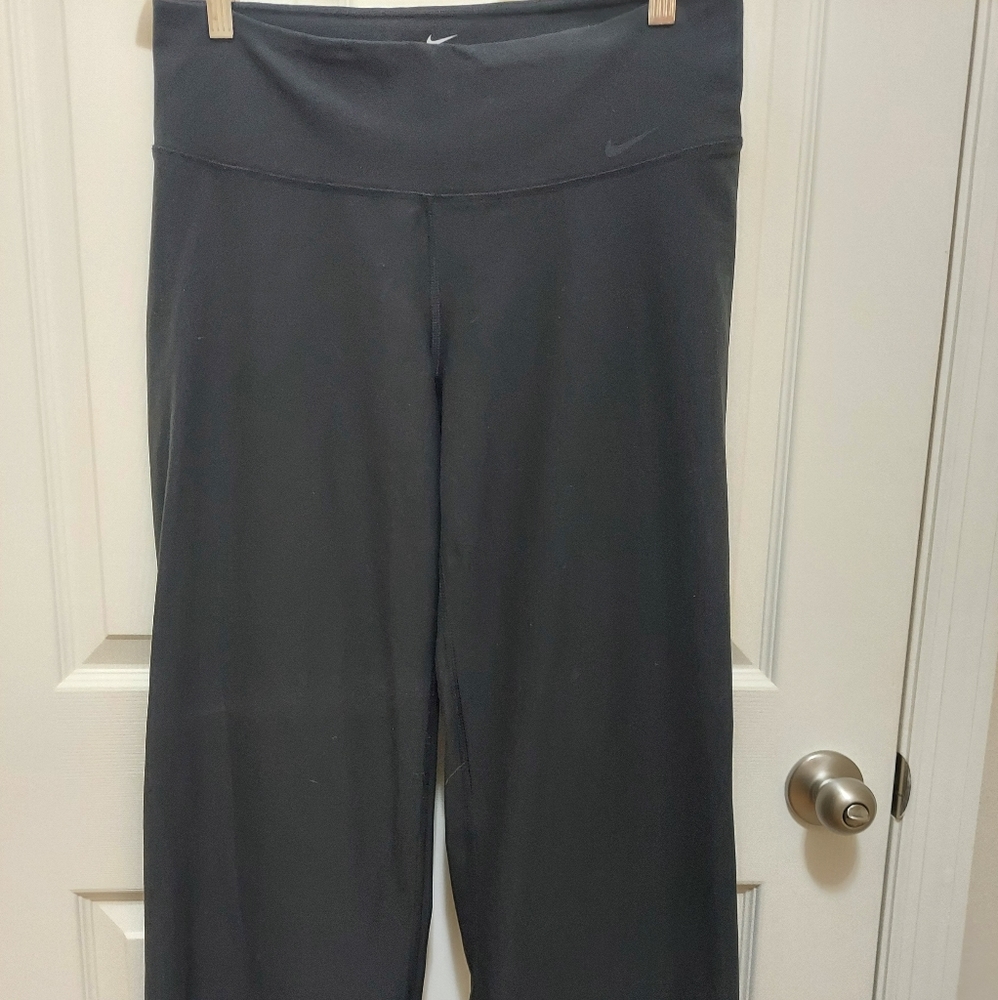 Nike straight leg yoga pants dri-fit size Medium